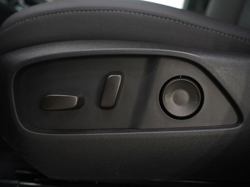 Used 2025 Chevrolet Equinox LT w/ Convenience Package II image 21