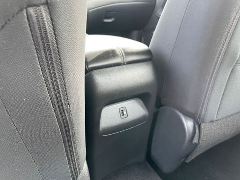 Used 2025 Nissan Sentra SV image 22