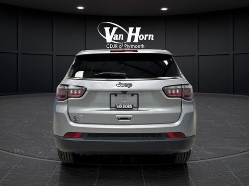 Used 2023 Jeep Compass Sport w/ Mopar Graphics Package AWD/4WD image 8