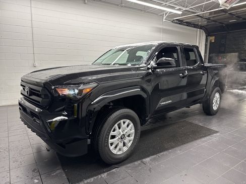 New 2025 Toyota Tacoma SR5 image 4