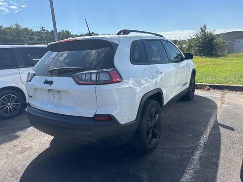 Used 2021 Jeep Cherokee Latitude Plus AWD/4WD image 14