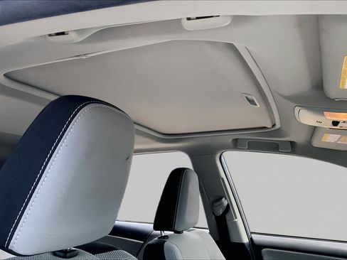 Used 2018 Toyota RAV4 XLE FWD image 13