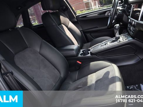 Used 2021 Porsche Macan image 27