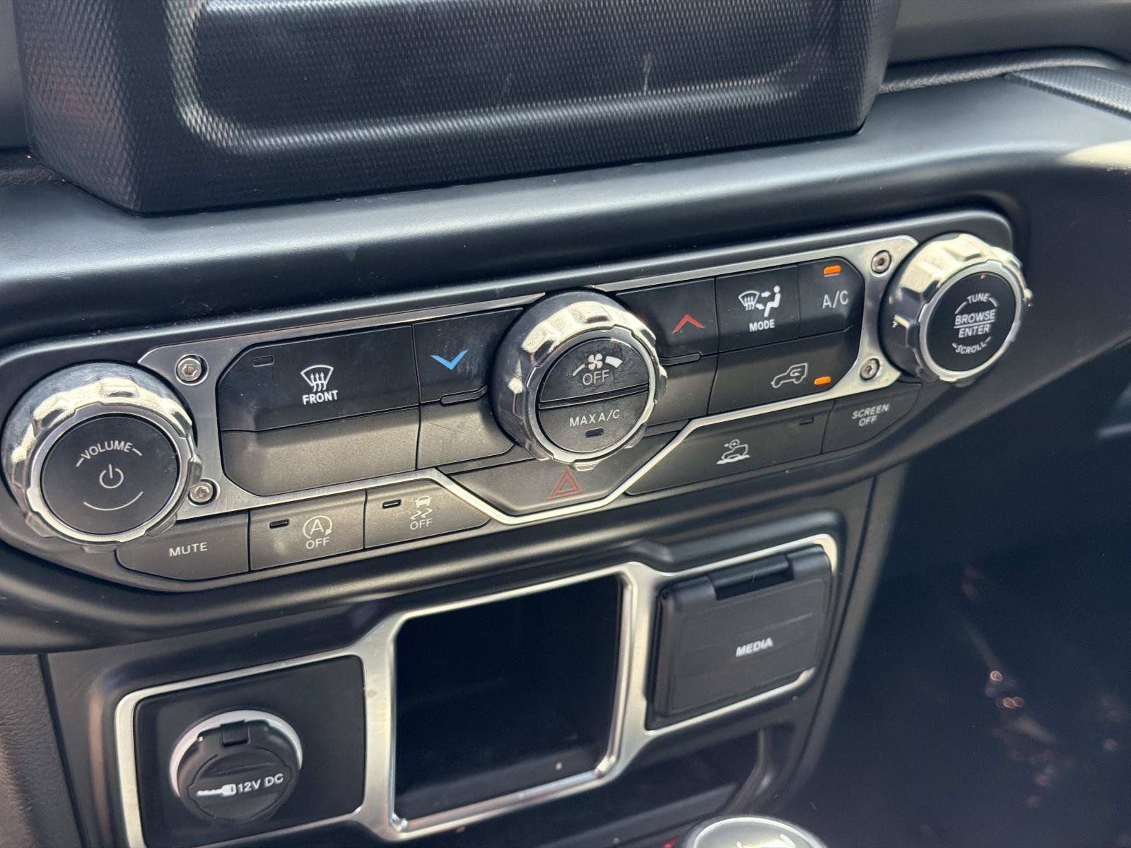 Used 2022 Jeep Wrangler Unlimited Sport AWD/4WD image 24