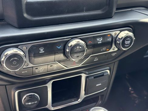 Used 2022 Jeep Wrangler Unlimited Sport AWD/4WD image 24