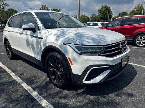 Certified 2024 Volkswagen Tiguan SE AWD/4WD image 6