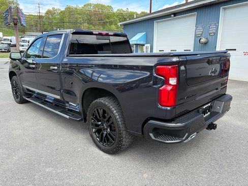 Used 2022 Chevrolet Silverado 1500 High Country w/ High Country Premium Package image 3