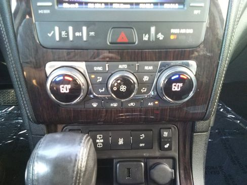 Used 2017 Chevrolet Traverse Premier image 19