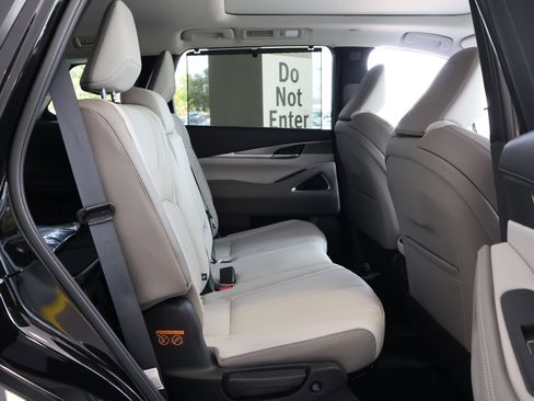 Certified 2026 INFINITI QX60 Luxe w/ Cargo Package image 23