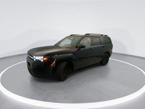 Used 2025 Hyundai Santa Fe Calligraphy AWD/4WD image 2