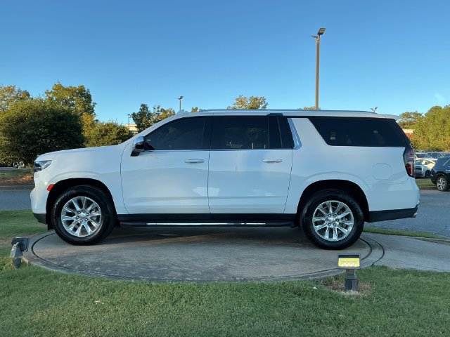 Used 2023 Chevrolet Suburban Premier RWD image 4
