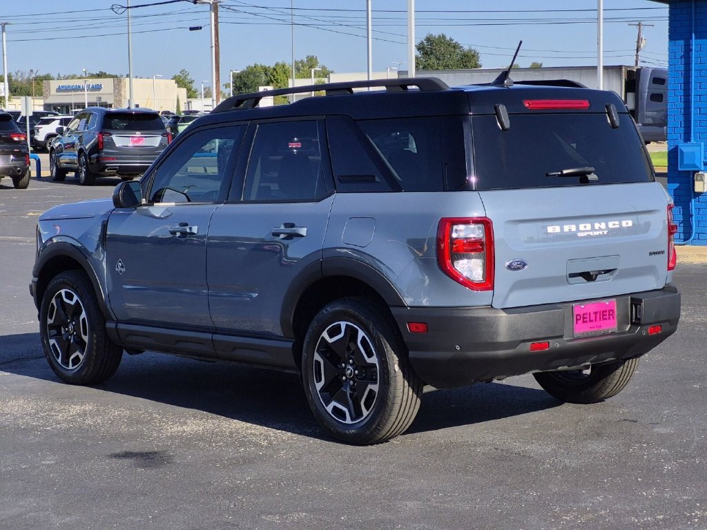 Used 2024 Ford Bronco Sport Outer Banks w/ Tech Package AWD/4WD image 4