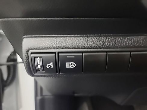 Used 2025 Toyota Corolla LE image 28