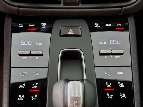 New 2025 Porsche Macan image 13