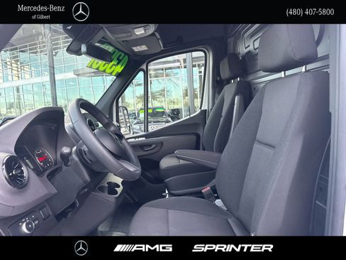 Used 2025 Mercedes-Benz Sprinter 2500 image 17