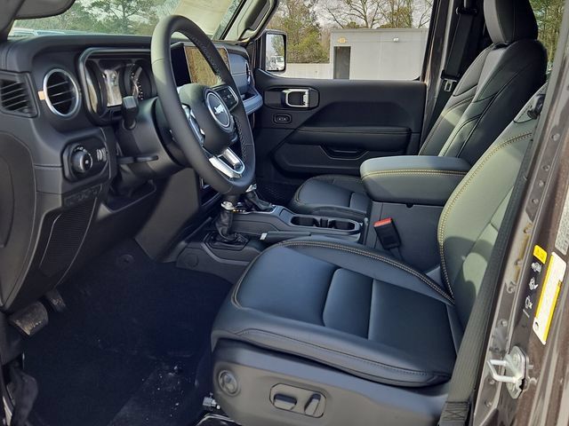 New 2026 Jeep Wrangler Unlimited Sahara AWD/4WD image 13
