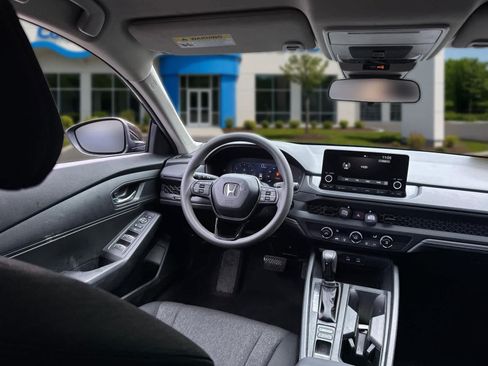 Used 2025 Honda Accord LX image 31