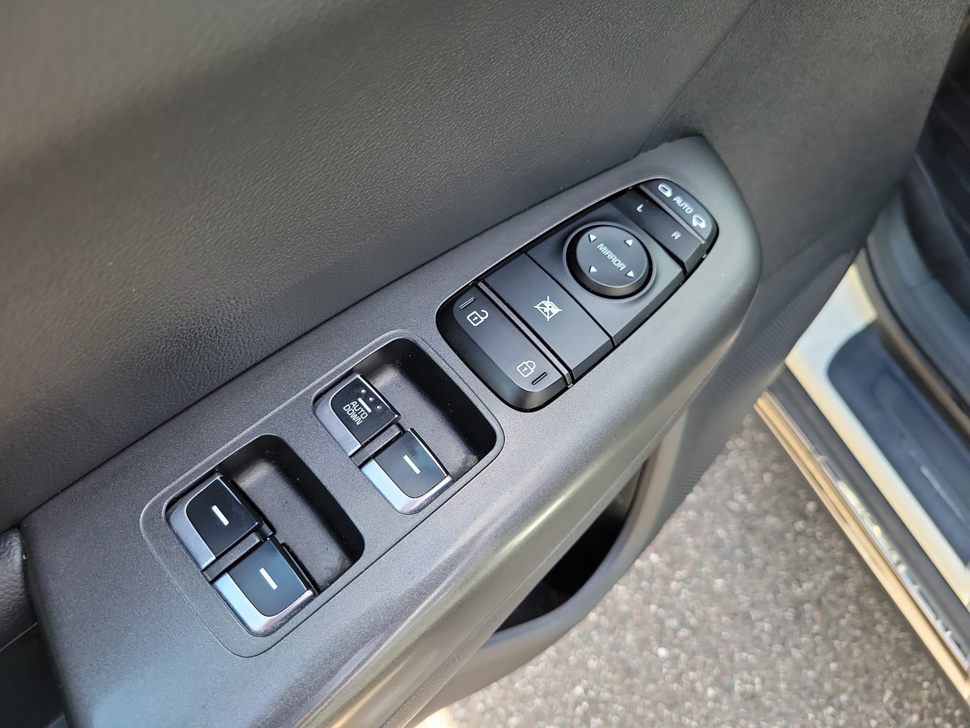 Used 2020 Kia Sportage S FWD image 20