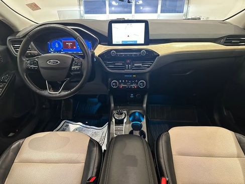 Used 2021 Ford Escape Titanium w/ Titanium Elite Package AWD/4WD image 11
