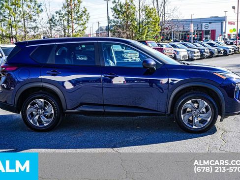 Used 2025 Nissan Rogue SV image 9