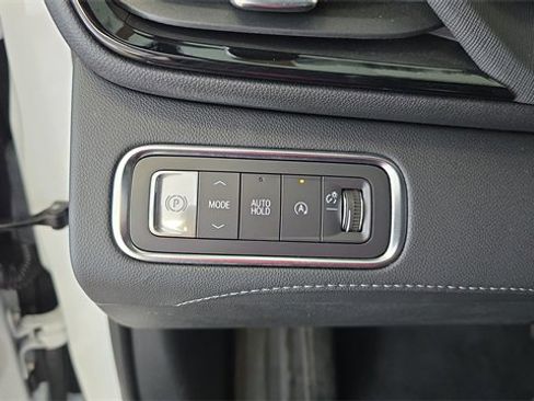 Used 2025 Buick Enclave Preferred image 27