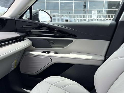 New 2026 Lincoln Nautilus Premier AWD/4WD image 22