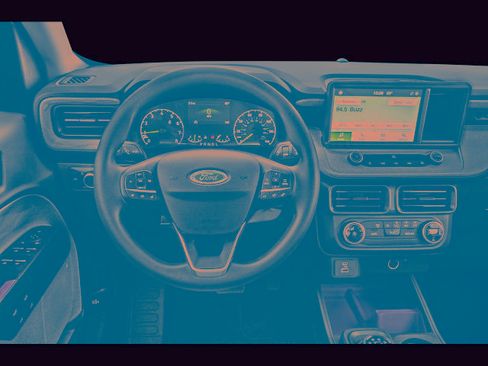 Certified 2022 Ford Maverick XLT image 4