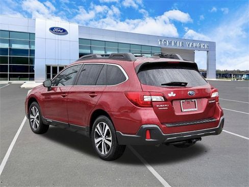 Used 2018 Subaru Outback 2.5i Limited image 2