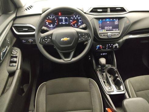 Used 2021 Chevrolet TrailBlazer LS FWD image 22