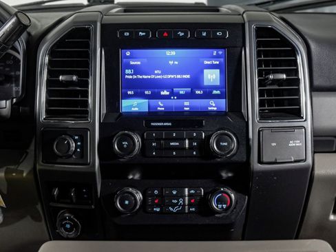 Used 2022 Ford F350 XLT w/ XLT Premium Package image 23