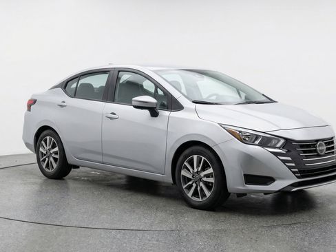 Used 2025 Nissan Versa SV image 1