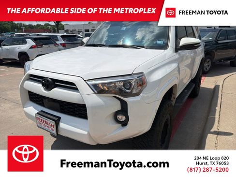Used 2022 Toyota 4Runner SR5 Premium w/ Moonroof Package AWD/4WD image 1