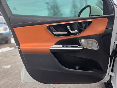 Used 2023 Mercedes-Benz GLC 300 4MATIC image 13