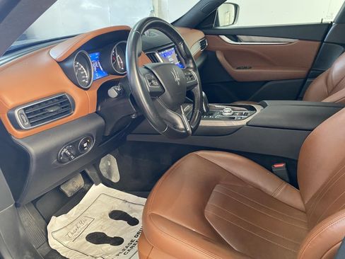 Used 2019 Maserati Levante AWD/4WD image 19