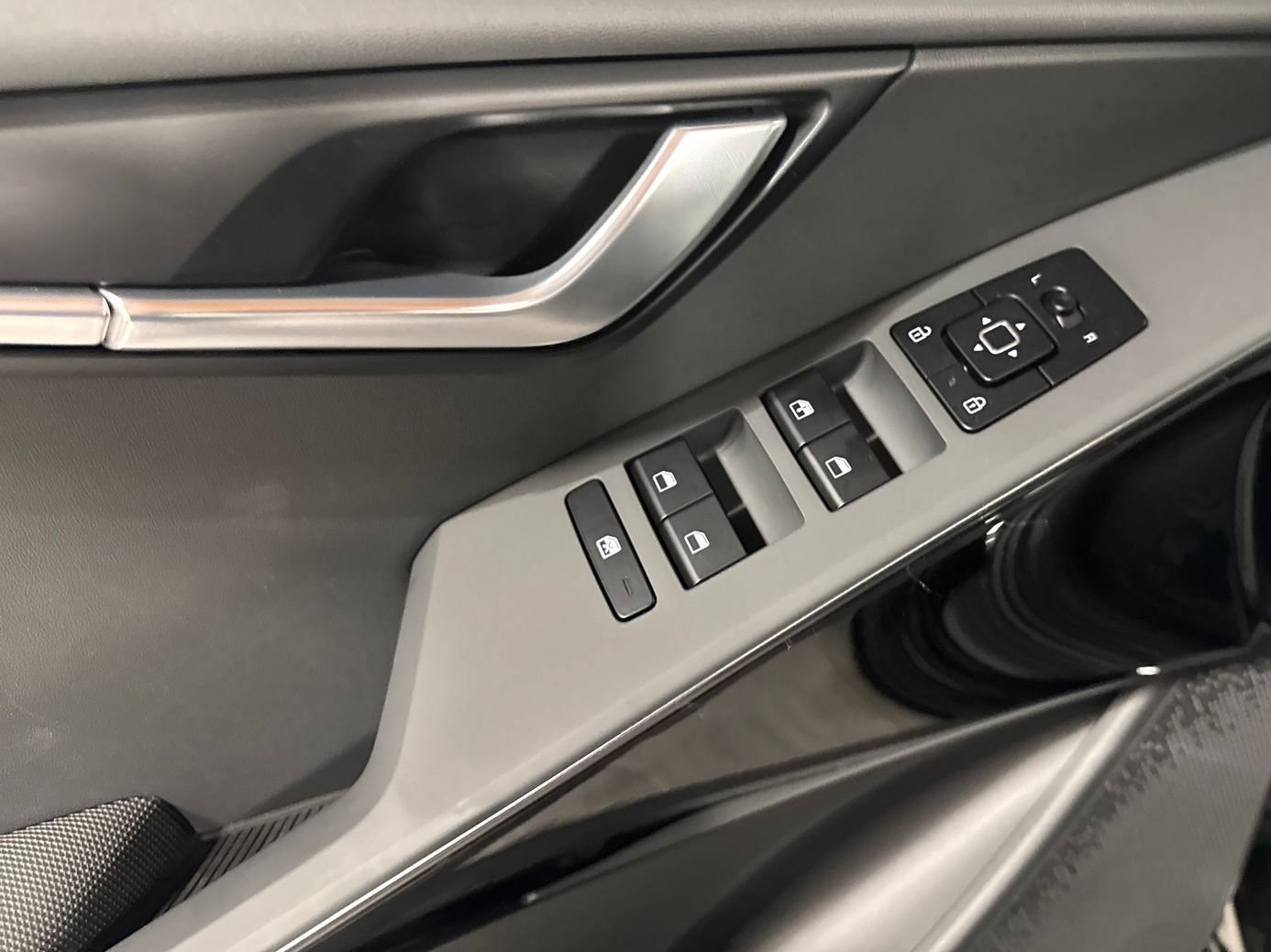 New 2026 Kia Niro Wind w/ Wind Preserve Package FWD image 13