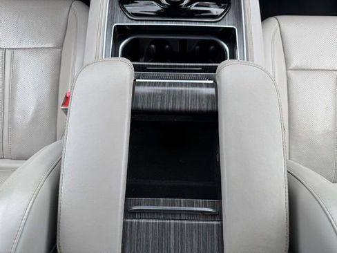 Used 2024 Jeep Wagoneer Series II w/ Flexible Seating Group RWD image 28