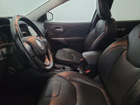 Used 2019 Jeep Cherokee Limited AWD/4WD image 17