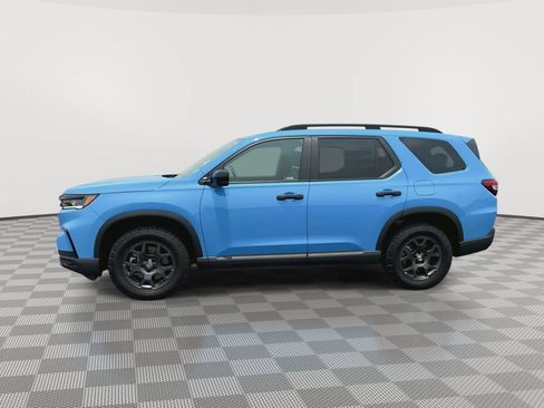 Used 2024 Honda Pilot TrailSport image 5