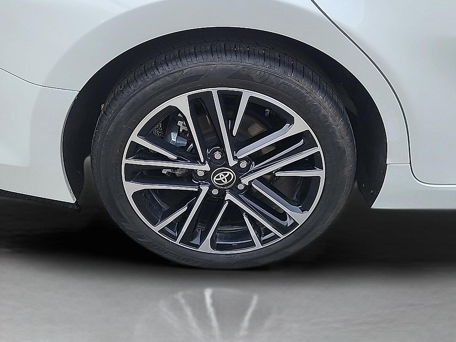 Used 2025 Toyota Camry XLE FWD image 9