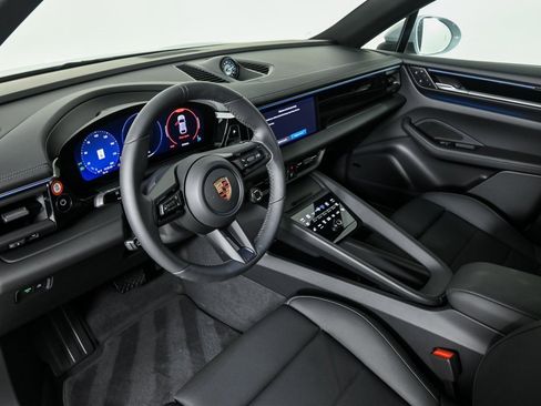New 2025 Porsche Macan 4 Electric image 4