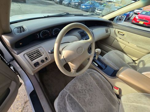 Used 2000 Toyota Avalon XLS image 12