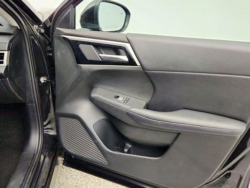 Used 2024 Mitsubishi Outlander SE image 25