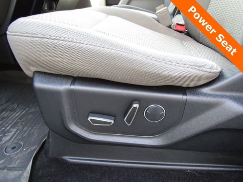 Used 2018 Ford F150 XLT w/ Equipment Group 302A Luxury image 6