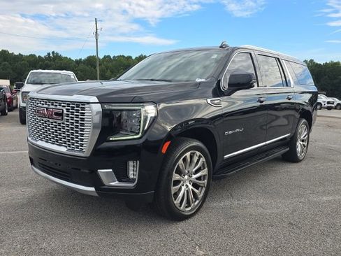 Used 2022 GMC Yukon XL Denali image 1