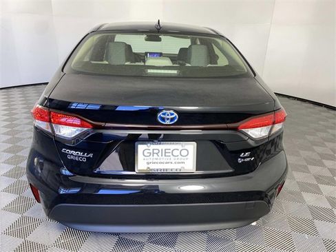 Used 2025 Toyota Corolla LE image 7