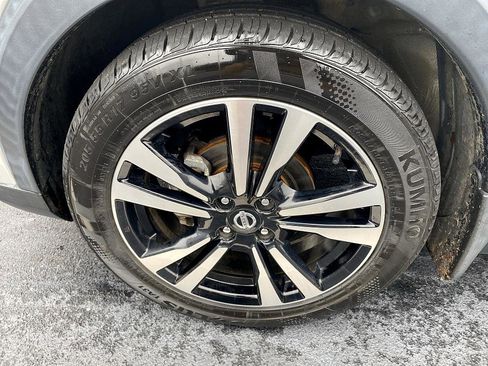 Used 2019 Nissan Kicks SV w/ Exterior Package image 8