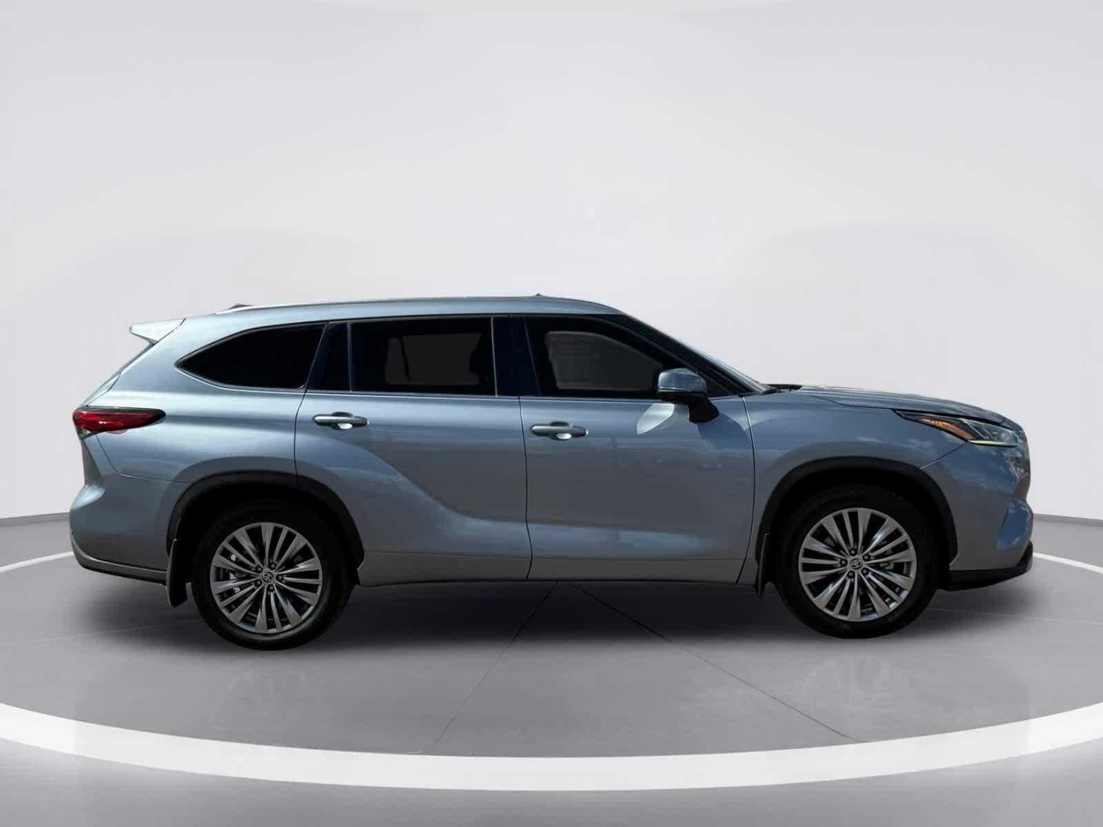 Used 2021 Toyota Highlander Platinum AWD/4WD image 9