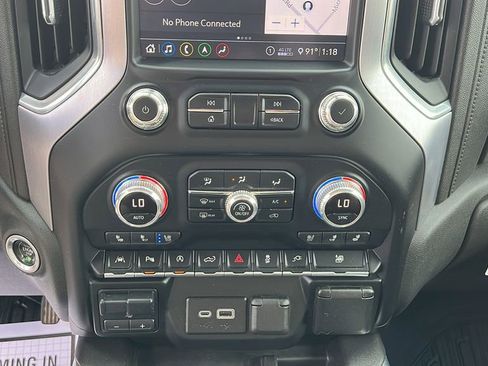 Used 2020 GMC Sierra 1500 SLT w/ SLT Premium Plus Package AWD/4WD image 28