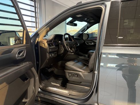 Used 2021 Chevrolet Suburban RST w/ Luxury Package image 10