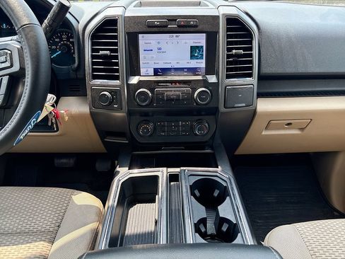 Used 2019 Ford F150 XLT w/ Equipment Group 302A Luxury AWD/4WD image 18